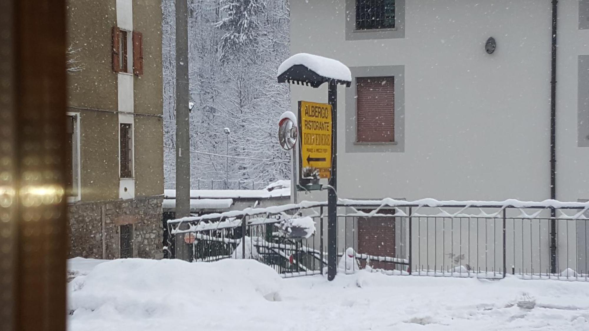Albergo Belvedere Collio Kültér fotó